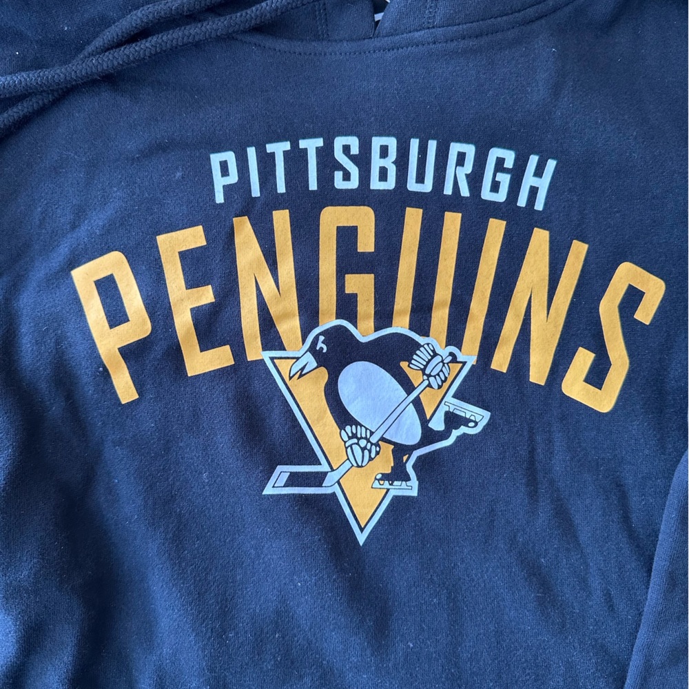 Pittsburgh Penguins Hoodie. Mens size XXL. Brand new with tags. 47 brand. Black